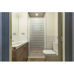 Mampara enrollable horizontal para ducha. Extensible de 60 a 90 cm de ancho. Altura: 192 cm o personalizada